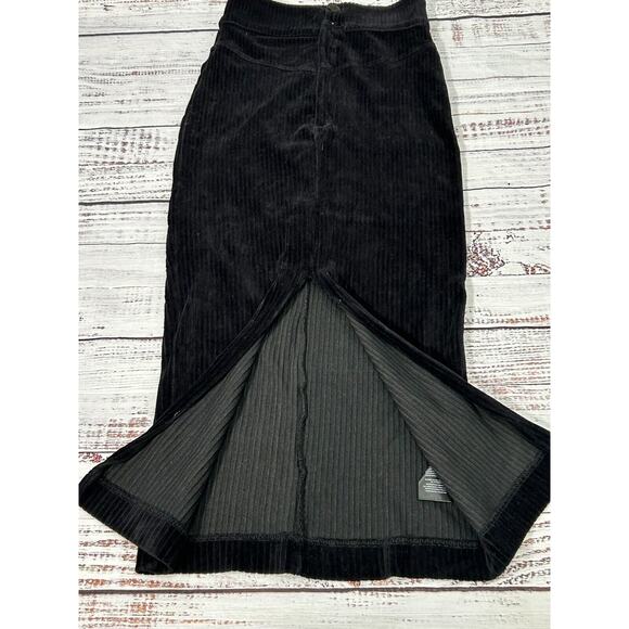 Free People Women's Black Ribbed Velvet Back Slit Maxi Skirt Whimsigoth Small - Picture 3 of 8